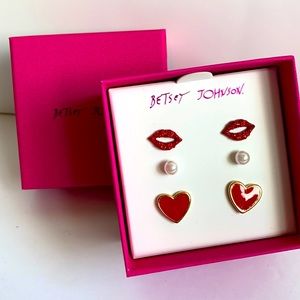 New Betsey Johnson 3 Piece Stud Earring Set